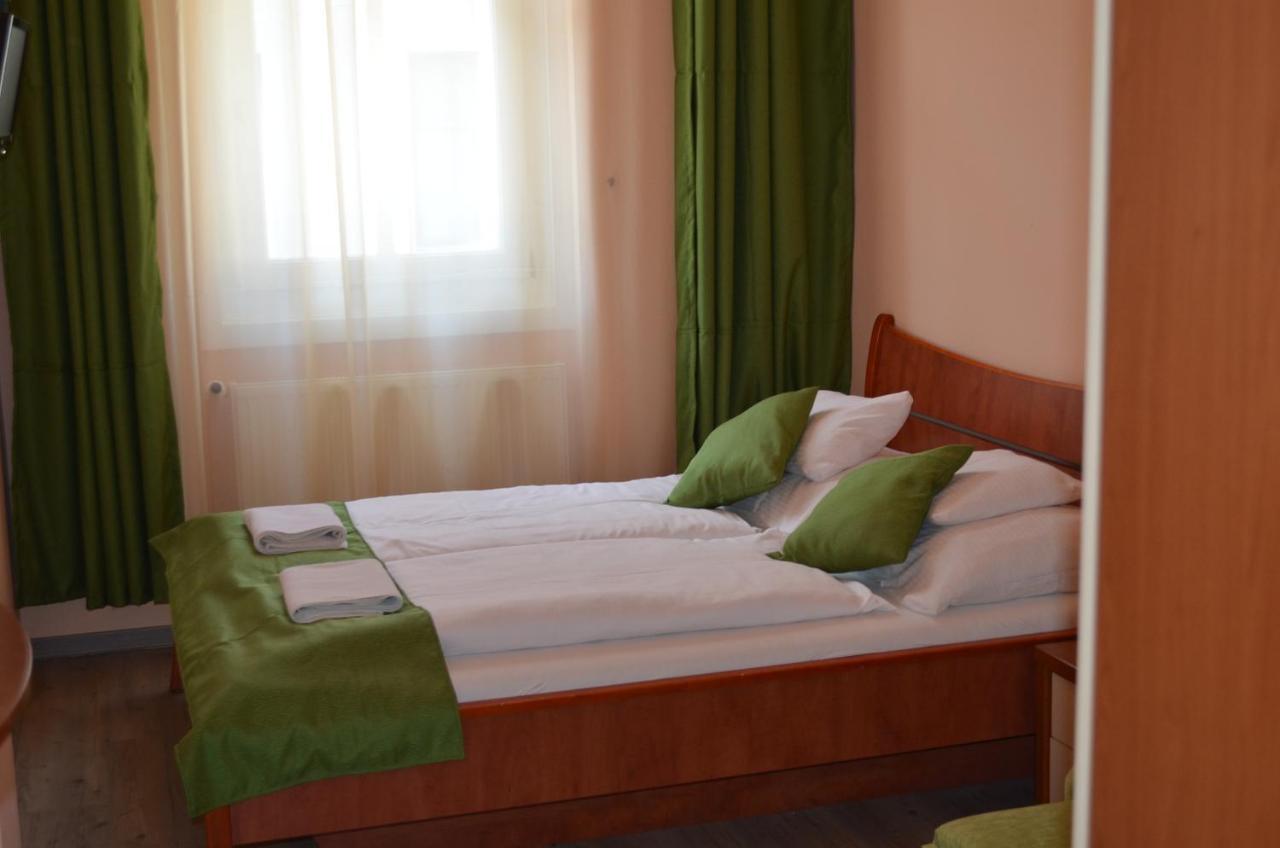 Holdfényszállás Szeged Kültér fotó