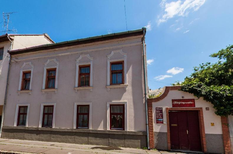 Holdfényszállás Szeged Kültér fotó